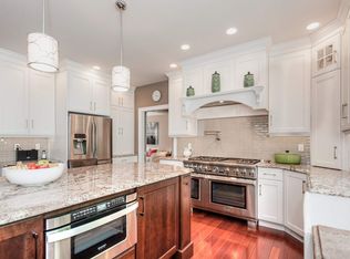 9 Ridge Rd, Green Brook, NJ 08812