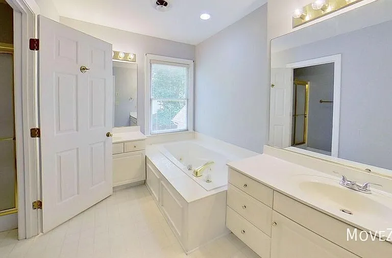 2400 Tweedmore Ct — Photo 8
