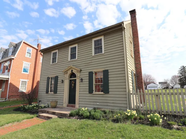 1369 W Main St, Ephrata, PA 17522