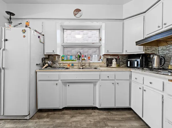 249 Newkirk Avenue image 33 of 37