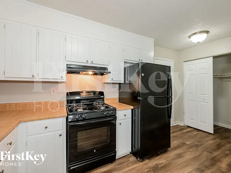 7460 Taylor Rd — Photo 9