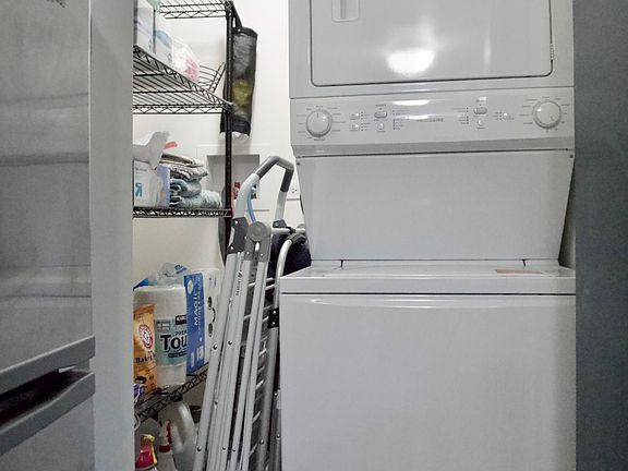 3rd image of 2750 N Kenmore Ave