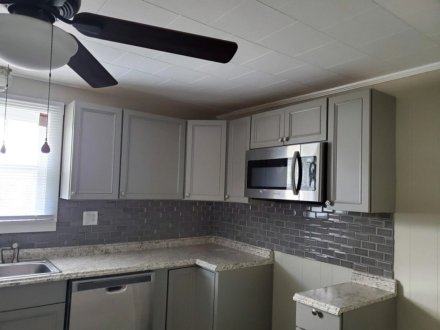 1121 B St photo 1