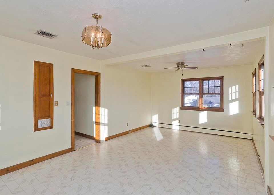 199 Labelle St, West Springfield, MA 01089 Zillow