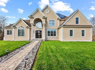 81 Aresco Dr, Middletown, CT 06457