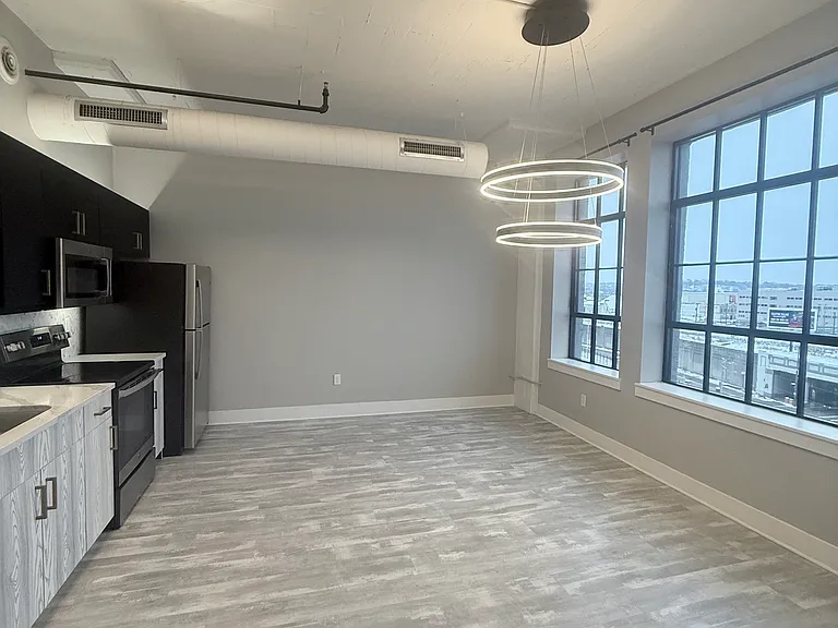 221 S Ludlow St #403 — Photo 3