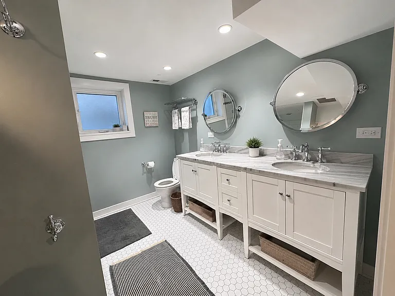Lower level bath