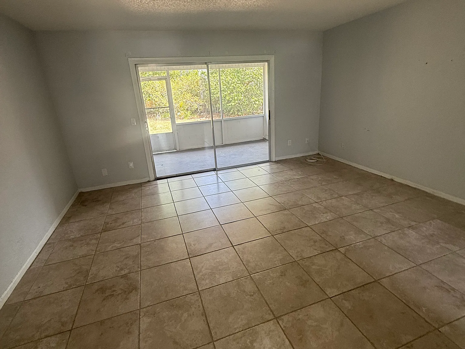 2 bed, 1.5 bath, 950 sqft, $1,600 — Photo 4