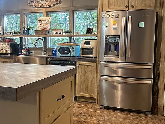 French door fridge included 