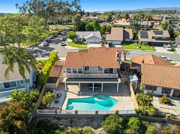24852 Costeau St, Laguna Hills, CA 92653
