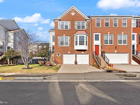 3rd image of 7060 Courtyard Way