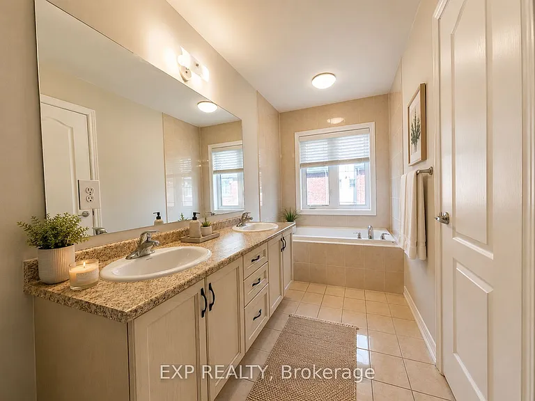 561 Settlers Rd W — Photo 19