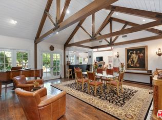 2822 Royston Pl, Beverly Hills, CA 90210