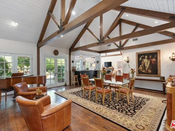 2822 Royston Pl, Beverly Hills, CA 90210