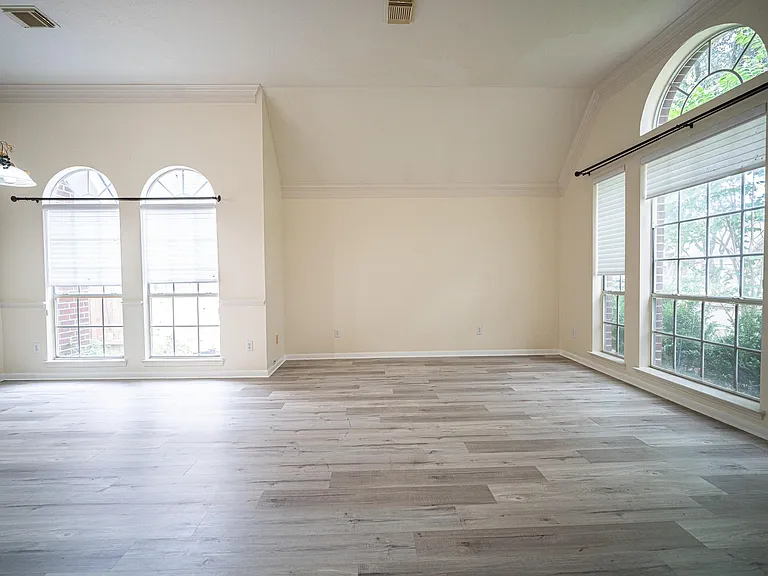 4503 Oak Valley Dr — Photo 3