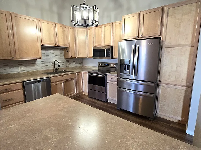 1005 Santee Dr — Photo 3