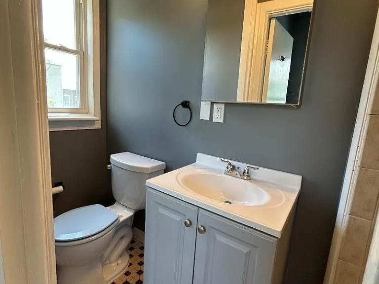 286 Nagle St #3 — Photo 5