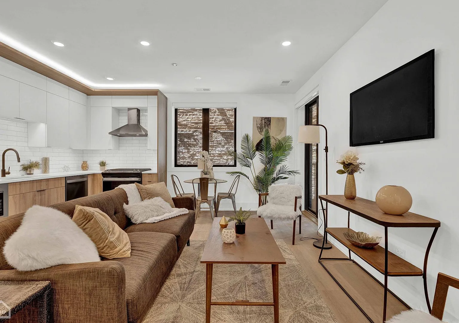 1613 W Belmont Ave, Chicago, IL — Photo 4