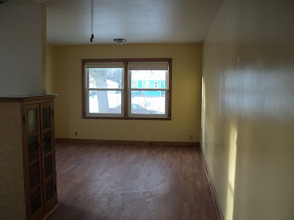 4th image of 1407 Lake St NE