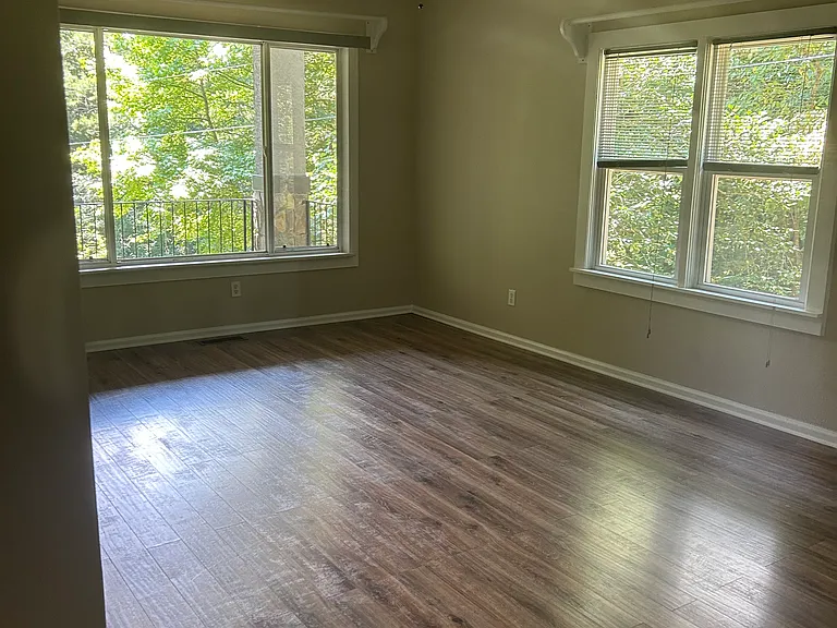 Carolina Ln — Photo 11