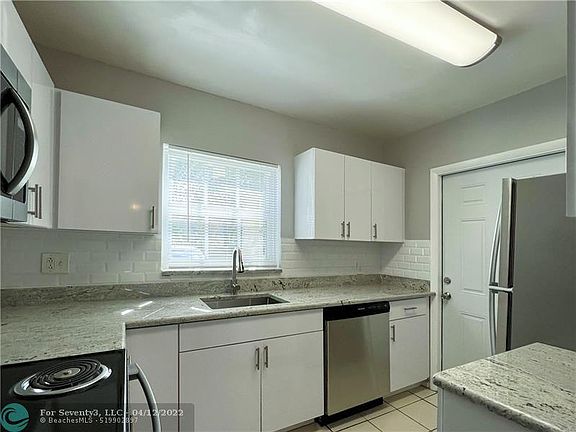 4th image of 9006 NW 38th Dr APT 1
