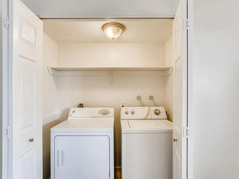 6227 W Washington Ave — Photo 24