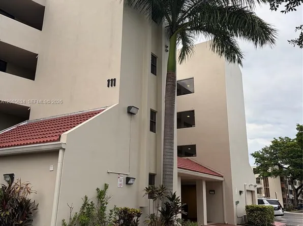 111 Lake Emerald Dr APT 104, Oakland Park, FL 33309