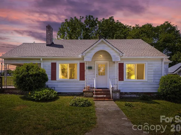 117 3rd Ave SW, Hickory, NC 28602