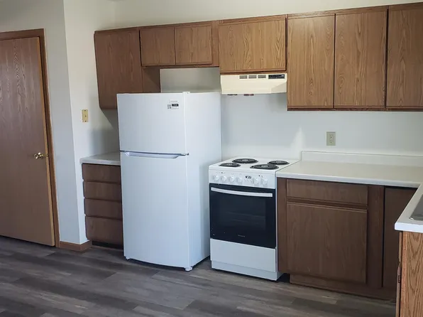 130 W Warren St, Tomah, WI