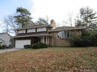 70 Sun Valley Rd, Toms River, NJ 08755