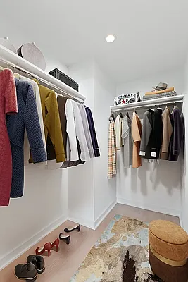 Rented by Greystar | media 7