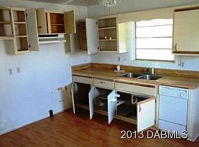 4th image of 1522 Daytona Ave