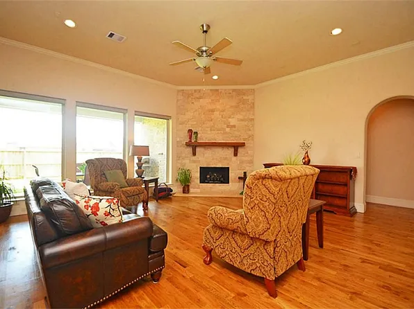 20522 Delta Lake Dr, Richmond, TX 77406