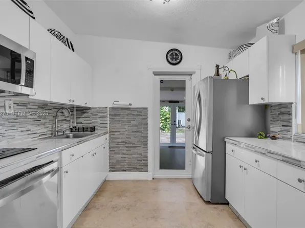 13800 NW 2nd Ave, North Miami, FL 33168