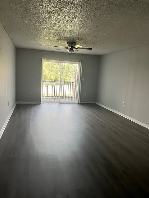 Carillon Place Apartments — Photo 2
