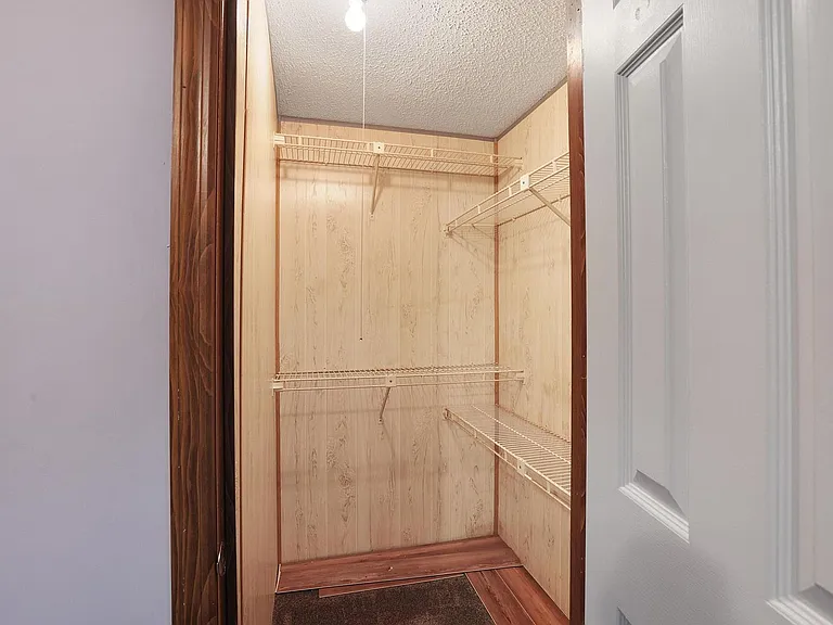 312 Queens Rd — Photo 13