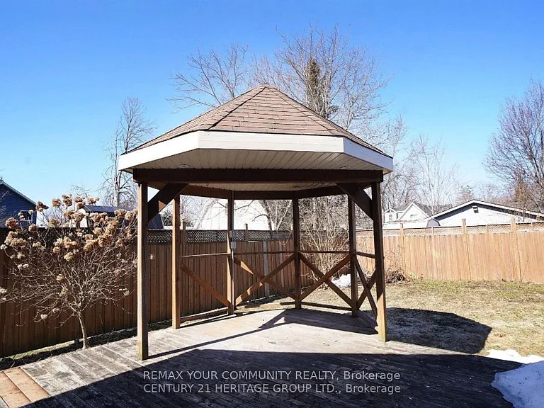 236 Simcoe Ave — Photo 42