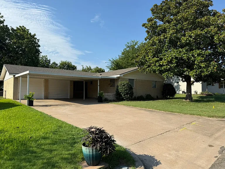 109 Redbud Cir — Photo 4