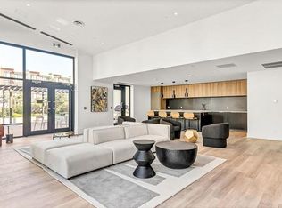 1401 Hunter St #1806, North Vancouver, BC