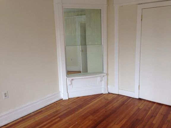 2nd image of 141 Hollywood Ave