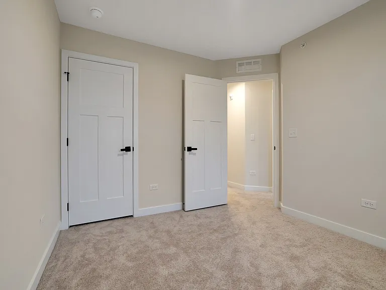 155 Canterbury Way — Photo 18