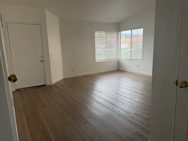 1725 Windsor Pl — Photo 9