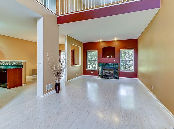 5th image of 323 Southwicke Dr