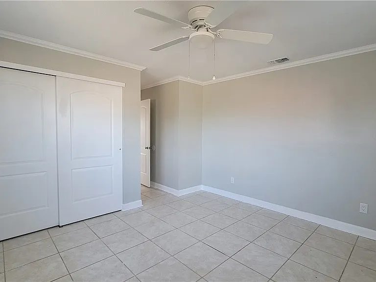 4402 Santa Barbara Blvd — Photo 13