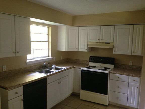 3rd image of 231 Headlyn Dr