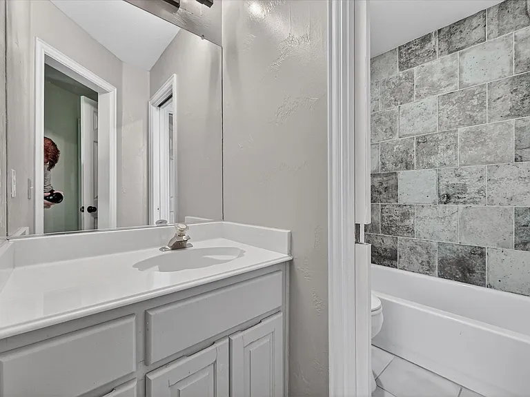 3102 Southwood Dr — Photo 24