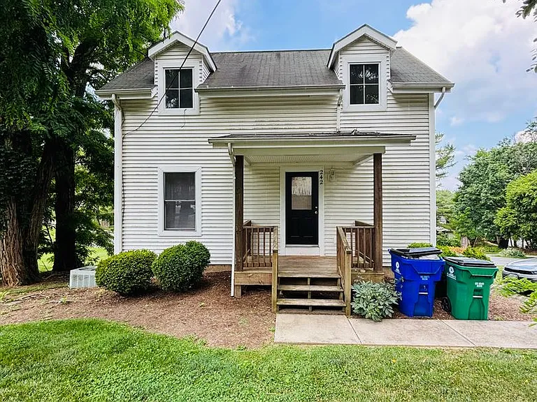 242 Virginia St — Photo 1
