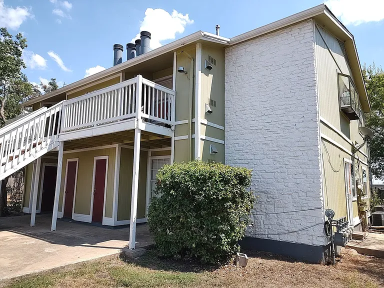 2200 Leah Cv #C — Photo 1