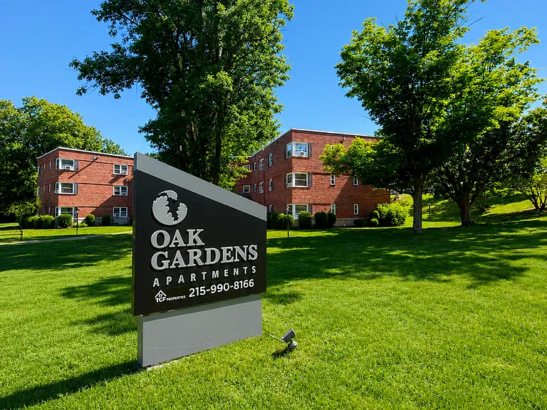 Oak Gardens Apartments — Photo 11