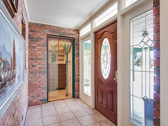 5th image of 439 Lake Carolyn Cir